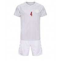 Echipament fotbal Danemarca Simon Kjaer #4 Tricou Deplasare Mondial 2022 pentru copii maneca scurta (+ Pantaloni scurti)